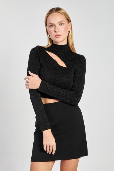 BARRELS AND OIL Women's Mock Neck Window Detail Blouse - Black