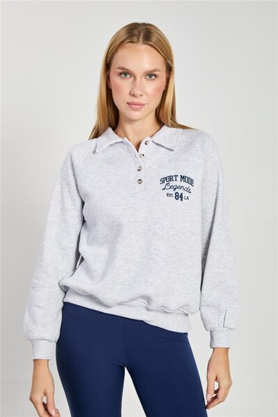 BARRELS AND OIL سويت شيرت نسائي بياقة بولو وأزرار أمامية - كار ميلانج