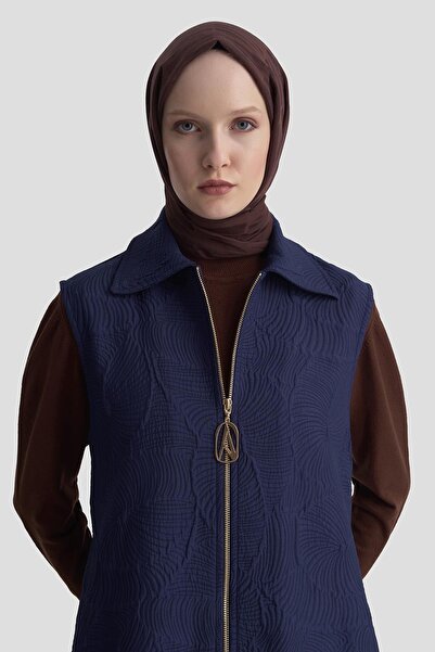 Armine TREND Жилет з рельєфним візерунком і застібкою-блискавкою по всій довжині, синій 25KT526