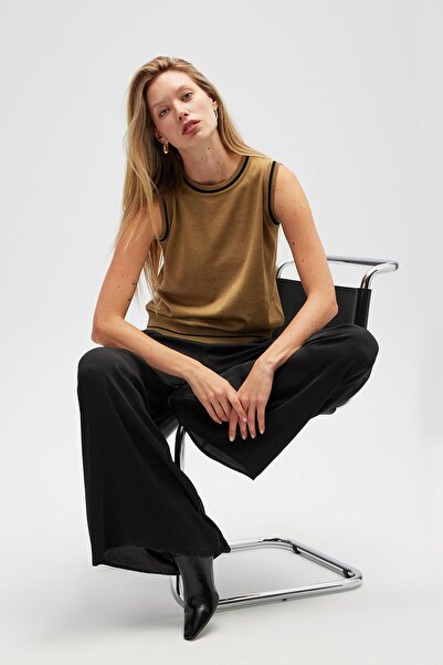 Peraluna Rina Plain Knit Women's Sleeveless Blouse - Olive Green