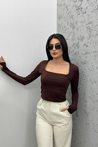 oshebu Dámské body s čtvercovým výstřihem a detaily pro zavazování na prsty