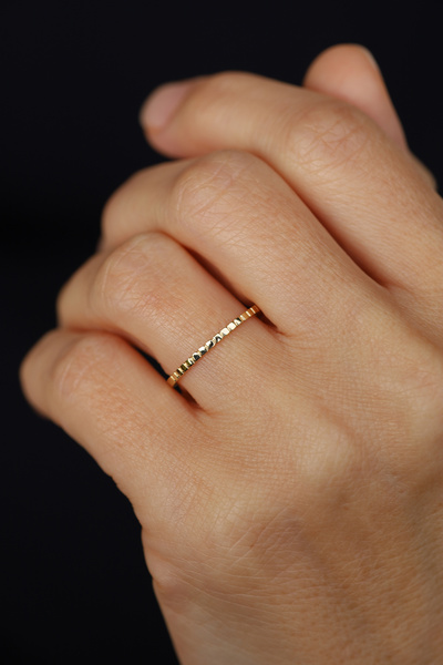 Yenigün Kuyumculuk 14 Ayar Altın Köşeli Geometrik Obje Dizisi Yüzük