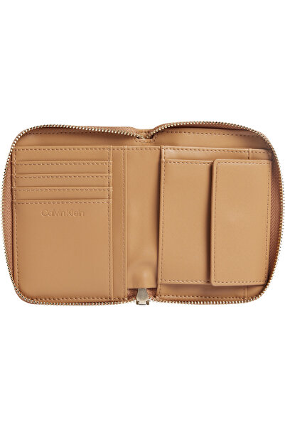 Calvin Klein Women Brown Sugar Re-Lock Quilt Medium Wallet