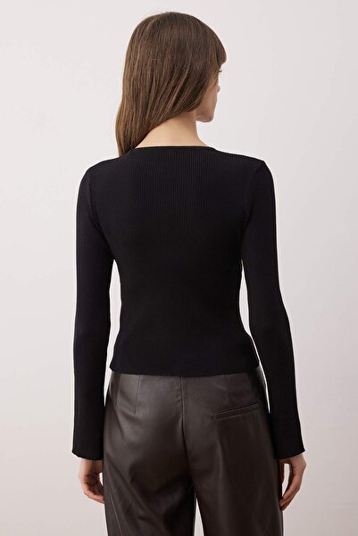 Trendyol Collection Black Accessory and Cut Out/Window Detail Knitwear Sweater Twoaw26Kz00255