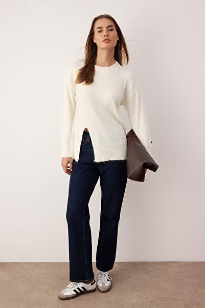 Trendyol Collection Ecru Soft Textured Slit Detailed Knitwear Sweater Twoaw26Kz00260