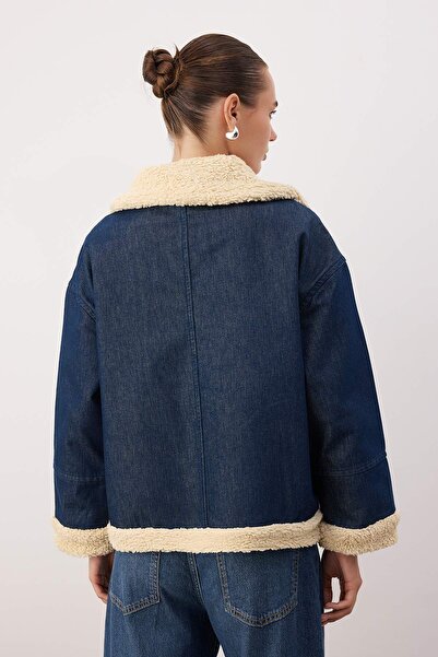 Trendyol Collection Blue Fur Denim Jeans Colorless Jacket Twoaw26Ce00058