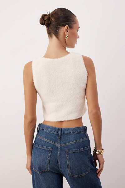 Trendyol Collection Ecru Plush Fitted Button Detailed Super Crop Knitted Vest Twoaw26Ye00065