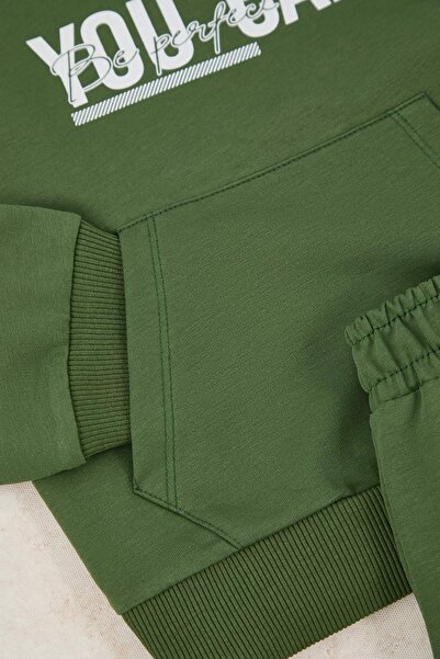 TRENDYOLKIDS Green Slogan Printed Knitted Male Child Sweatshirt and Sweatpants Bottom-Top Suit Tkdaw25Au00149
