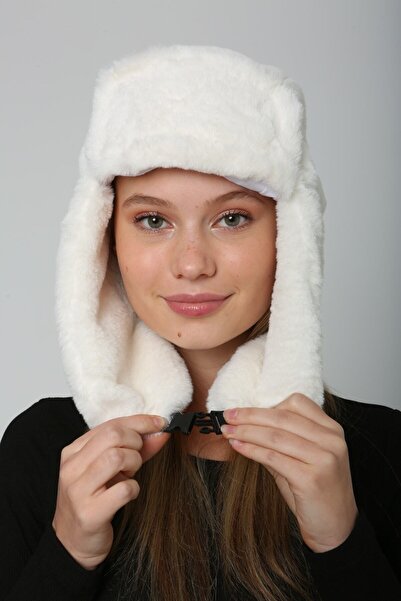 BALIENTE Plush Women's Beret Hat - Ecru with Faux Fur and Headphones