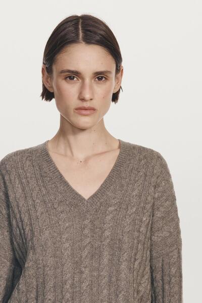 Massimo Dutti Saç örgülü V yaka kazak