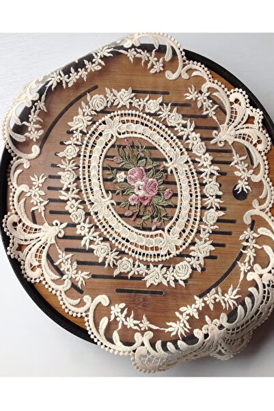 Generic طقم من قطعتين من مفارش المائدة الدانتيل على الطراز الفرنسي القديم - بساط كوب/مزهرية مطرز، مقاس 43×32 سم، لون بيج