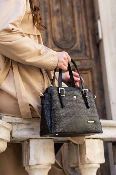 Sanmorris حقيبة كتف وحقيبة يد نسائية ذات حزام طويل مكونة من 4 أقسام باللون الأسود مع إكسسوارات ذهبية