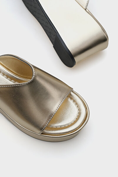 Capone Outfitters Marta Platform Metalik Tek Bantlı Kadın Terlik