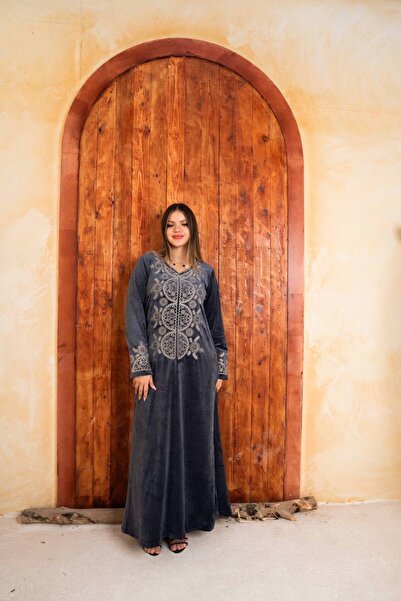 AFandina Jalabiya with elegant gold embroidery on luxurious velvet fabric S-175