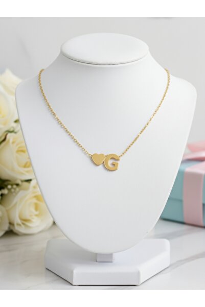 Meyra Accessories قلادة من الفولاذ المقاوم للصدأ غير قابلة للتشوه - قلادة ذهبية أنيقة بتفاصيل حروف وقلوب