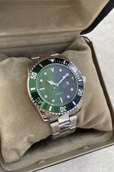 Leerybee Dazzle with Men's Wristwatches That Match Your Style!