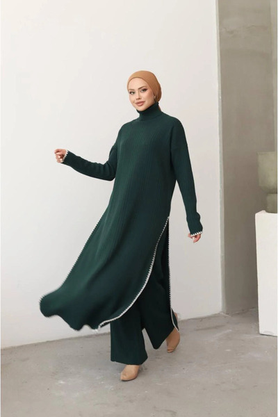 MAY MARA Women's 2-Piece Knitwear Set with Slits and Crochet