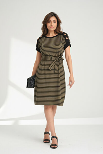 LİVE SPORT Γυναικείο φόρεμα – Μίνι φόρεμα καμιζόλα με ρίγες, ζώνη, λεπτομέρεια με κουμπιά στους ώμους και ζακάρ