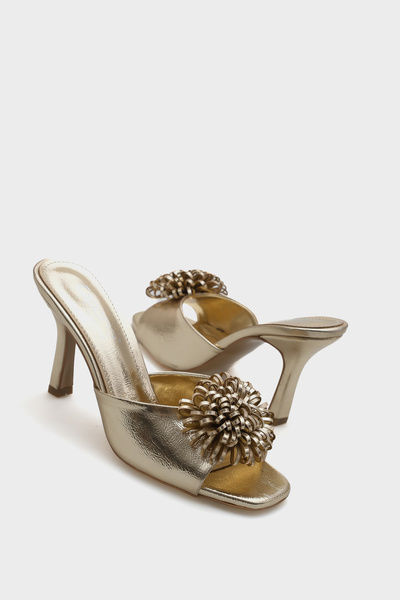 Capone Outfitters Lory közepes sarkú virágos metál női papucs