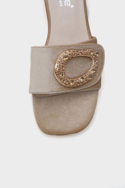 Capone Outfitters Γυναικείες παντόφλες με κοντό τακούνι Malva Round Blunt Toe Stone Buckle