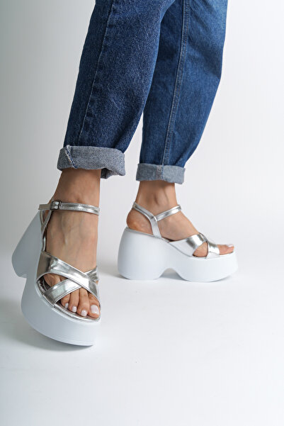 Capone Outfitters High Padded and Ankle Strap Women's Sandals