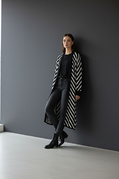 ENDAMIM Cardigan Long Knitwear Button Detail Without Closure