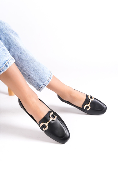 Capone Outfitters Mokasyny damskie z klamrą z przodu