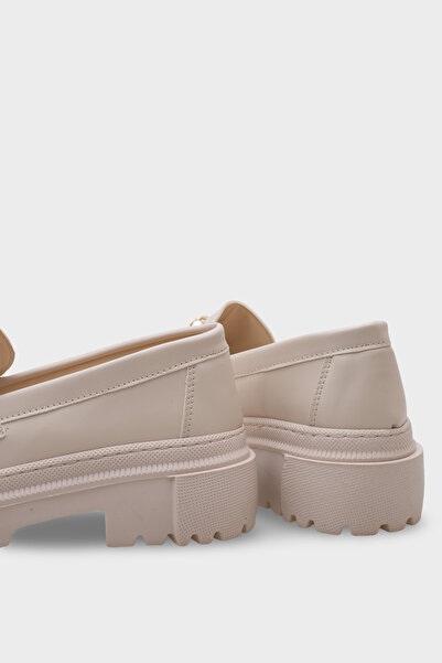 Capone Outfitters Oval Burunlu Metal Tokalı Trak Tabanlı Kadın Ekru Bej Loafer