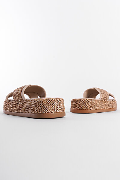 Capone Outfitters Flat Heeled Straw Cross Strap Women's Sandals