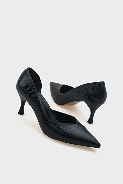 Capone Outfitters Medium Heel Stiletto