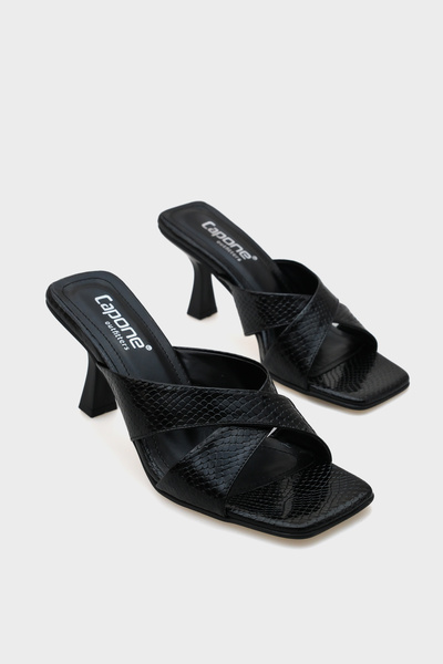 Capone Outfitters Γυναικείες μεταλλικές παντόφλες Mavis Blunt Toe Snake με μεσαίο τακούνι