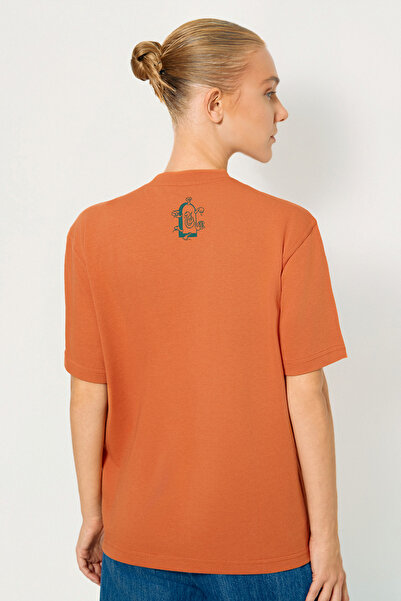 Store Eyes up Here! (Unisex T-Shirt)