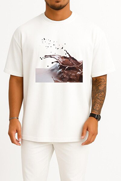 Bahriyeli Collection تي شيرت للجنسين بتصميم كبير الحجم على شكل قطعة شوكولاتة وصلصة شراب الشوكولاتة بالحليب