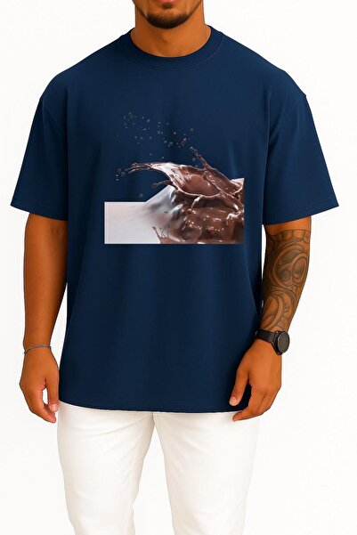 Bahriyeli Collection تي شيرت للجنسين بتصميم كبير الحجم على شكل قطعة شوكولاتة وصلصة شراب الشوكولاتة بالحليب