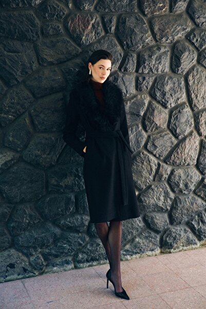 Sateen Μαύρο γούνινο παλτό