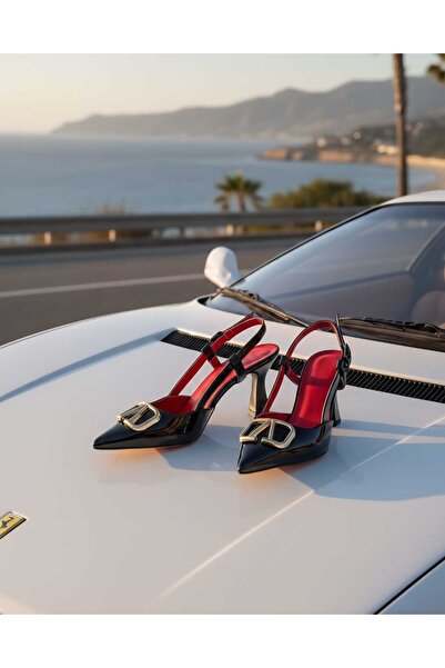 Zenvea Kırmızı -Siyah V Toka Detaylı Stiletto