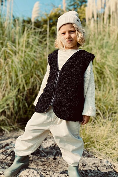 Monila Unisex Children's Plush Vest with Zipper Pockets