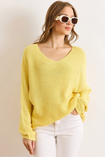 Olalook Women's Light Yellow V-Neck Thessaloniki Knit Oversized Knitwear Tunic Tnk-19000081