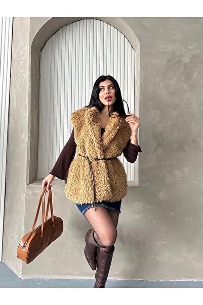 Captival Women's Belted Zero Sleeve Plush Vest