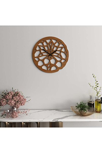 Marktna Wooden wall clock with spiral and geometric design