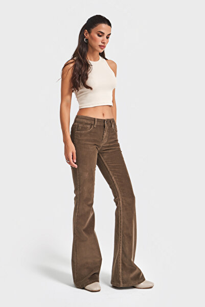 its basic Kadın Kahverengi 26w5-82 Low Waist Flare Fit İnce Fitilli Velvet Kadife Kumaş Pantolon