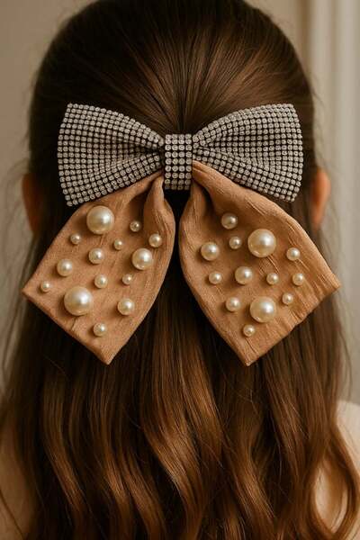 TAKIŞTIR Αυτόματη πόρπη με καφέ κορδέλα, με λεπτομέρειες από πέρλες και πέτρες