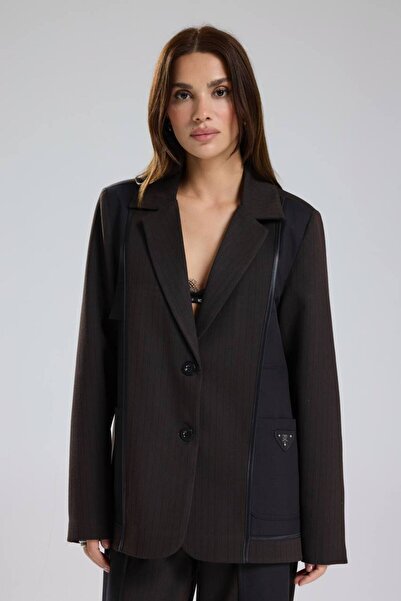 tw3 Жіночий сатиновий блейзер з деталями