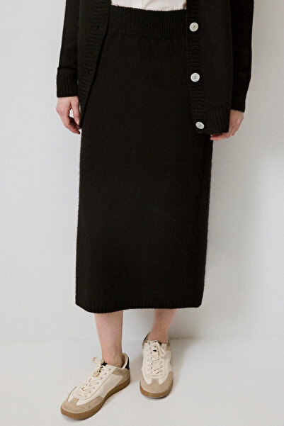 Touché Privé Cardigan Skirt Knitwear Set