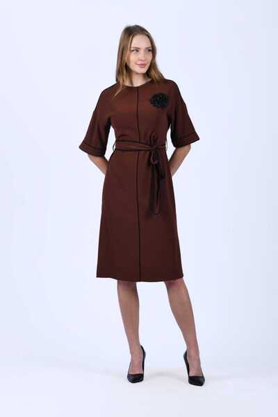 la luce Kahve Siyah Kontrastlı Çiçek İşlemeli Saten Elbise - LE582