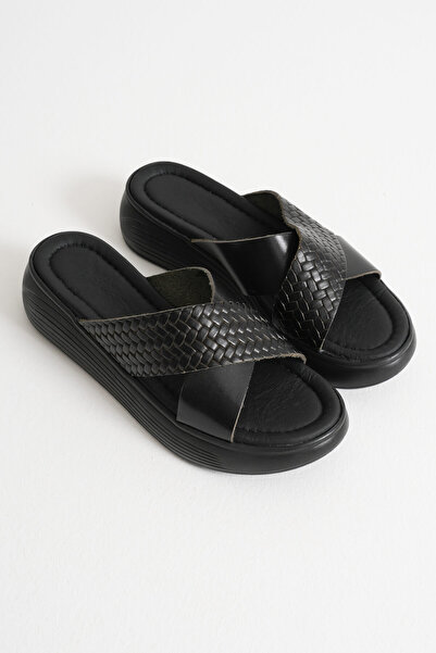FREEDOM STOREE Black genuine leather slipper tr31my53n
