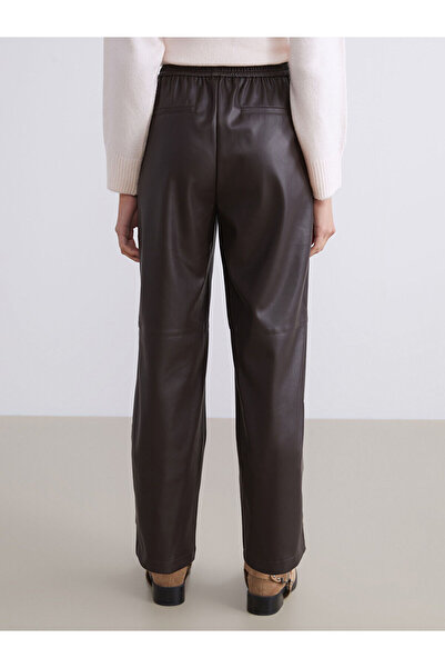 LC Waikiki Γυναικείο παντελόνι Özmarka New Season με ελαστική μέση εφέ δέρματος