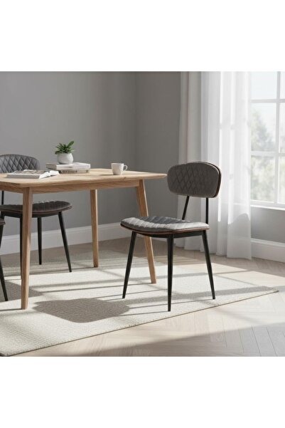 DEC4 Modern leather chair with a classic, elegant design