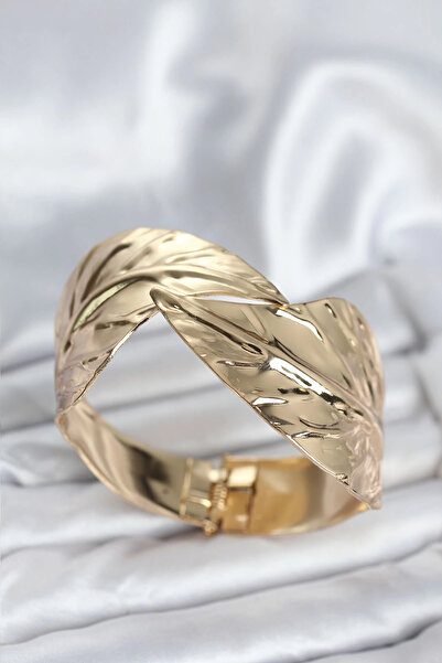 Clariss Brass Gold Color Leaf Model Women's Bracelet