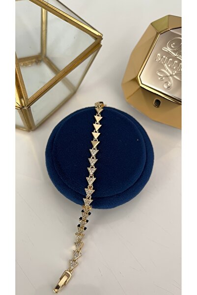 SU PERİSİ TAKI BİJUTERİ سوار XUPING KARARMAZ ذهبي بتفاصيل مثلثية ومرصع بأحجار...